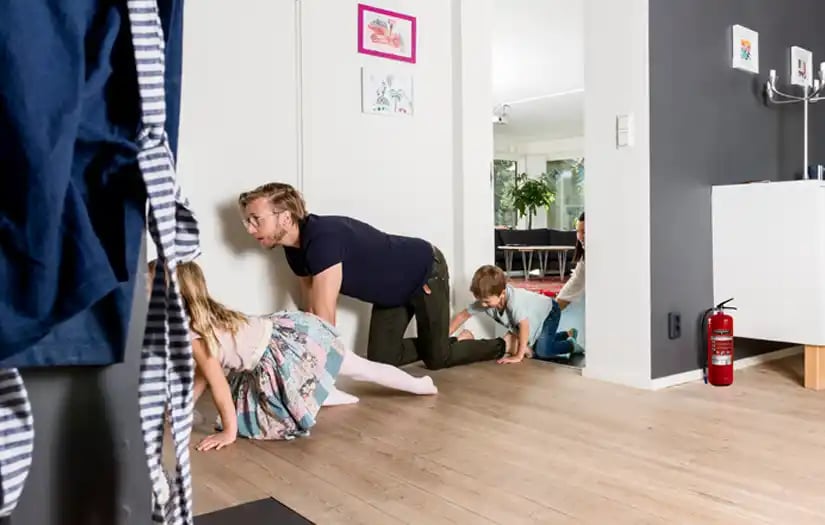 Brandöva med familjen