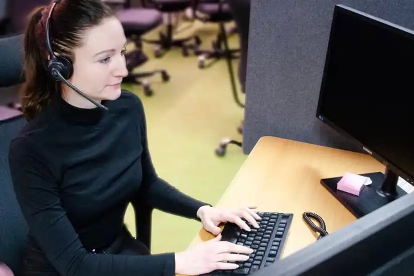 Julia arbetar som Teamleader på larmcentralen